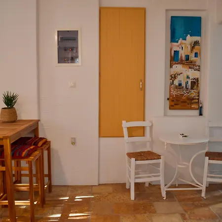 Petra-central Paroikia Apartment